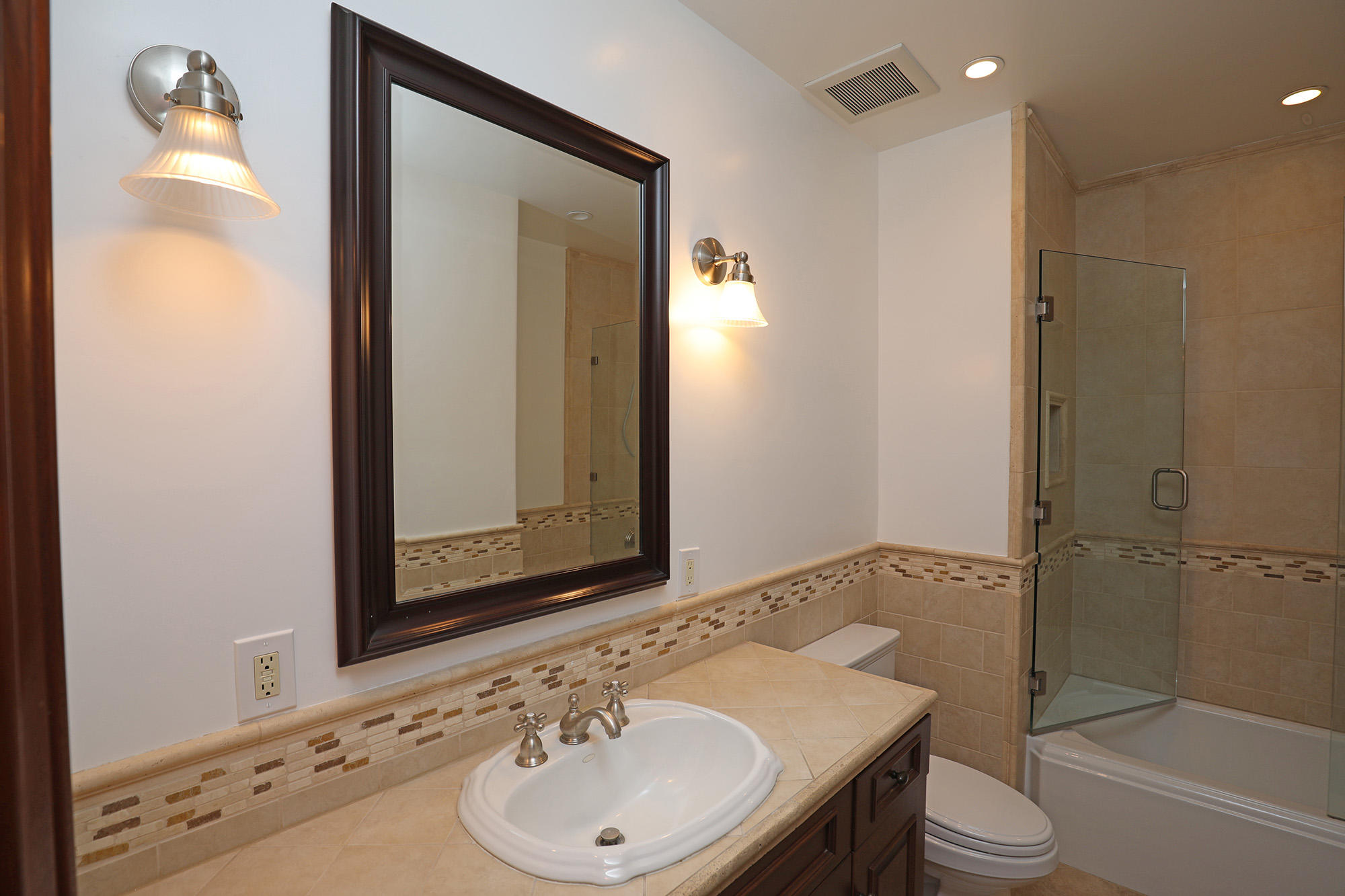 830 Park Lane Montecito, CA 93108 - Photo 31 of 40 a bathroom with a sink and a mirror
