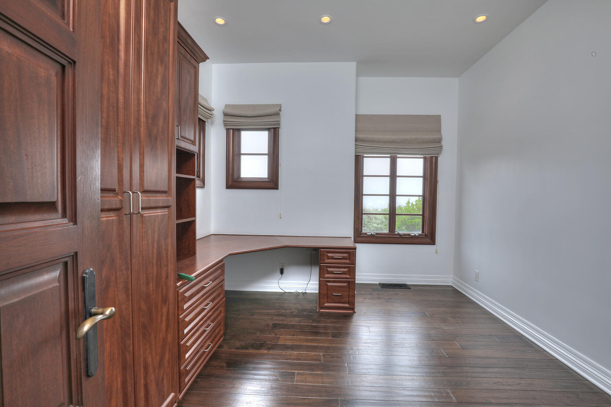830 Park Lane Montecito, CA 93108 - Photo 32 of 40 a view of hallway with wooden floor and window