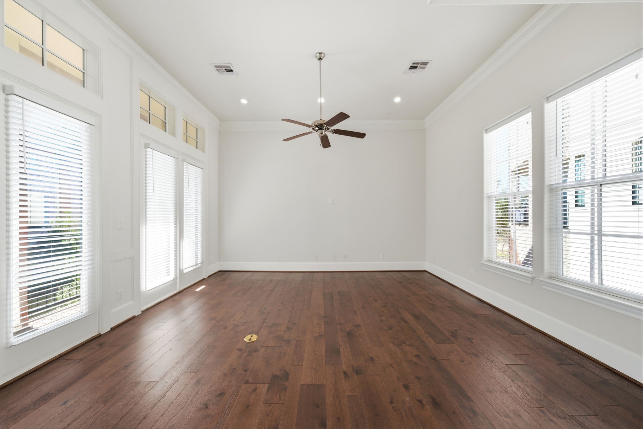 9452 London Bridge Station Houston, TX 77045 - Photo 12 of 38 Light from both sides! This home is the most well appointed lot in the subdivision.