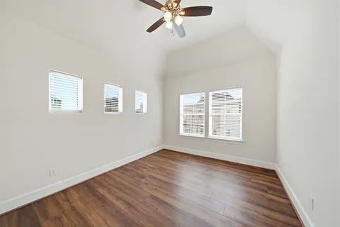 $425,000 | 9452 London Bridge Station, Houston, TX 77045