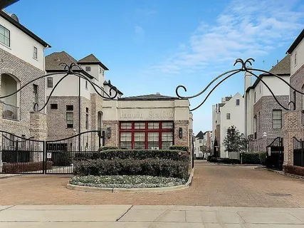 $425,000 | 9452 London Bridge Station, Houston, TX 77045