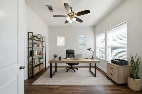 $425,000 | 9452 London Bridge Station, Houston, TX 77045