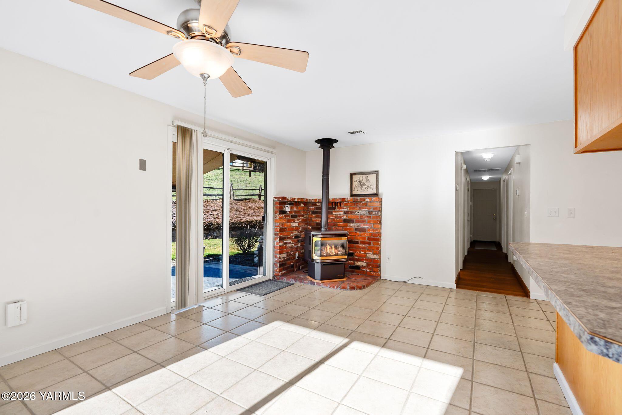 142 Pleasant Valley Road Yakima, WA 98908 - Photo 15 of 35 Dining Area