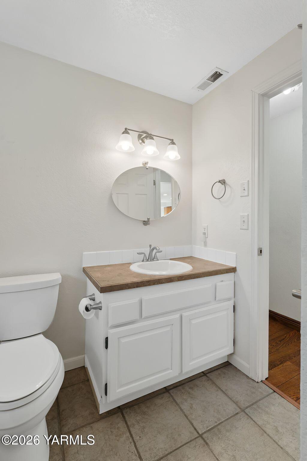 142 Pleasant Valley Road Yakima, WA 98908 - Photo 19 of 35 Bathroom