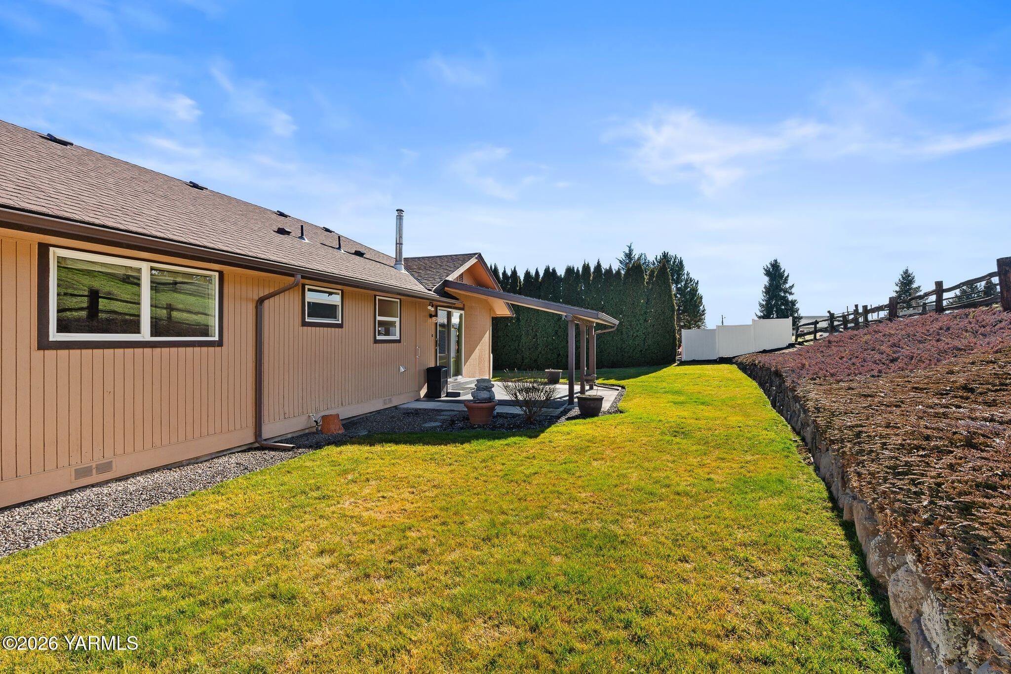 142 Pleasant Valley Road Yakima, WA 98908 - Photo 27 of 35 Backyard