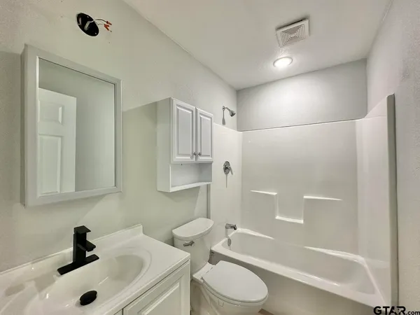$675 | 10211 Spur 164, Unit F, Tyler, TX 75709