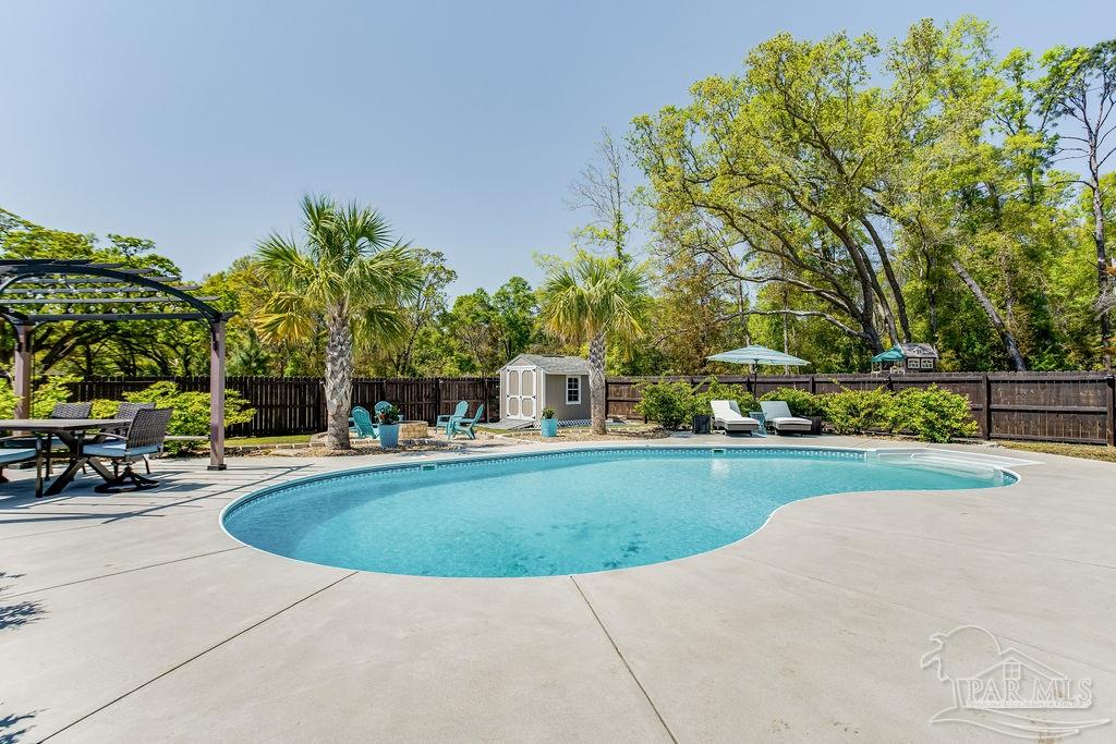 6013 Rinoak Court Pace, FL 32571 - Photo 3 of 41 Gallery Image 3