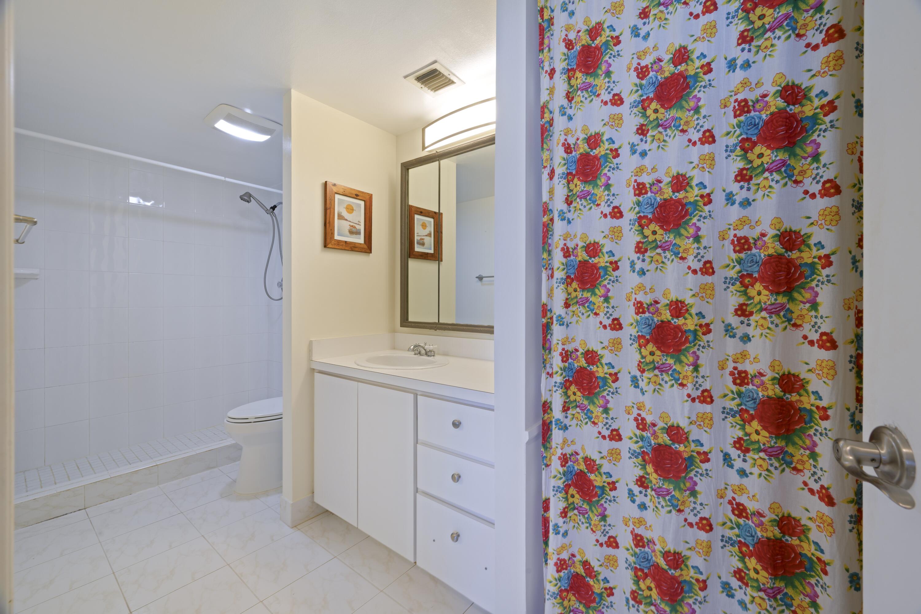 5600 North Flagler Drive, Unit 2507 West Palm Beach, FL 33407 - Photo 11 of 25 2nd BATH