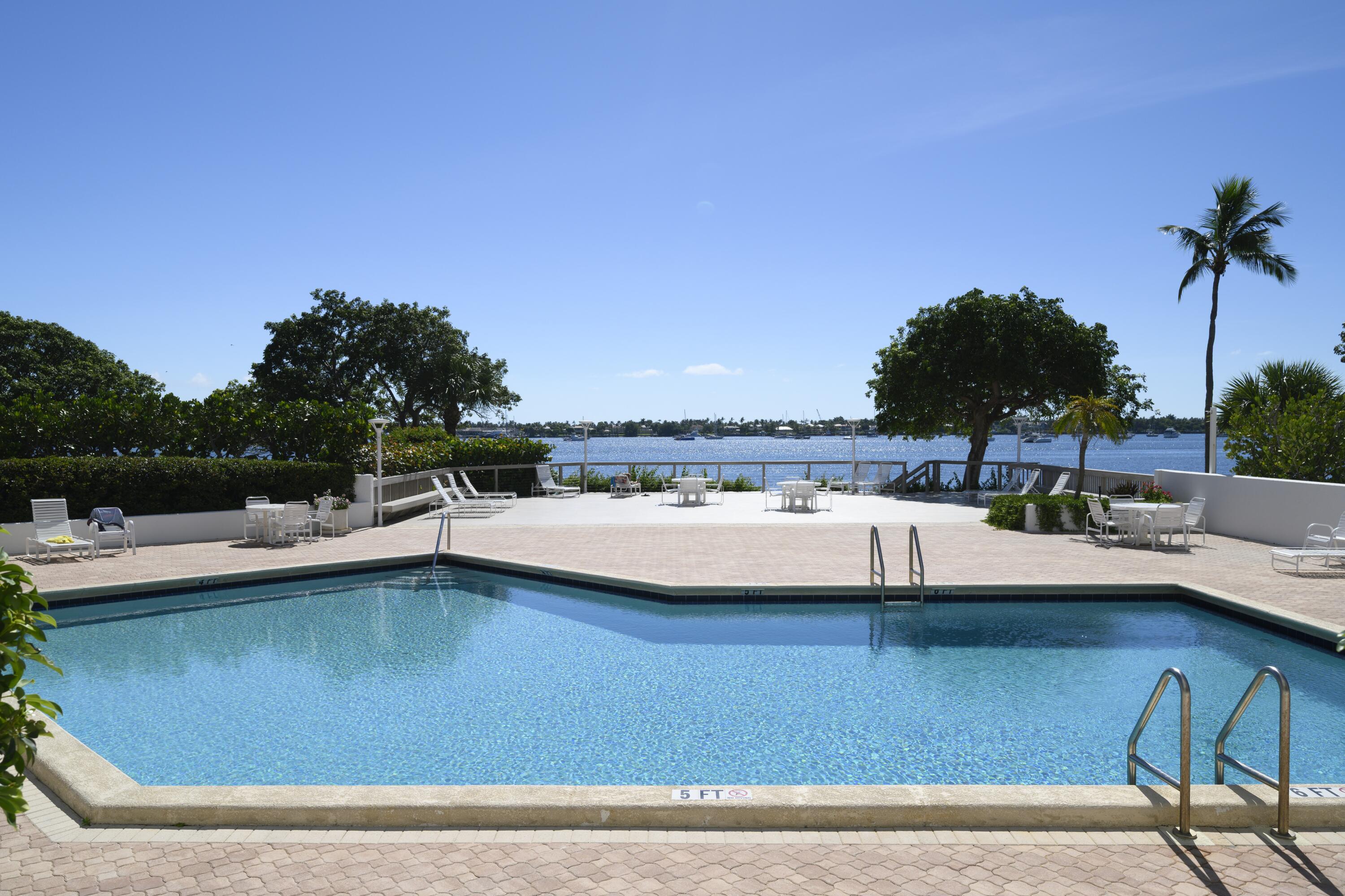 5600 North Flagler Drive, Unit 2507 West Palm Beach, FL 33407 - Photo 16 of 25 COMMUNITY POOL