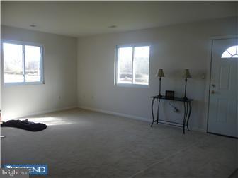 72 Valley Road Levittown, PA 19057 - Photo 8 of 12 Living Room