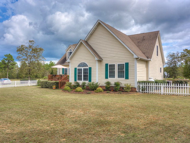 258 Beck Road Williston, SC 29853 - Photo 4 of 23