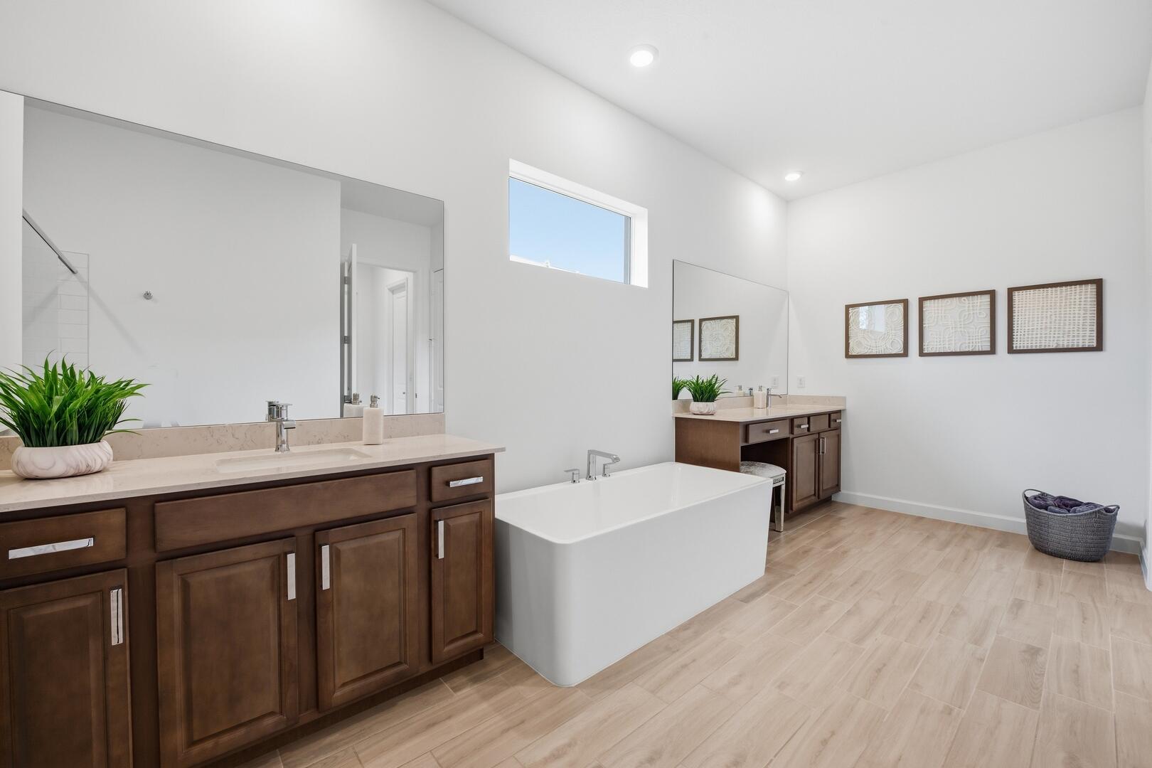 732 Hookline Circle Loxahatchee, FL 33470 - Photo 22 of 83 Primary Bath