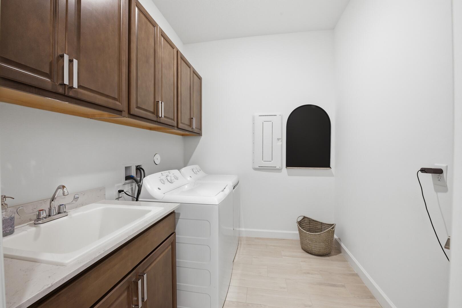 732 Hookline Circle Loxahatchee, FL 33470 - Photo 31 of 83 Laundry Room