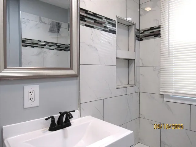 $172,000 | 310 North Oakley Avenue, Kansas City, MO 64123