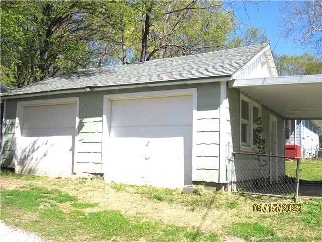 $172,000 | 310 North Oakley Avenue, Kansas City, MO 64123