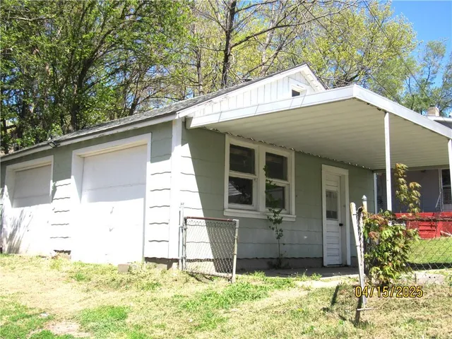 $172,000 | 310 North Oakley Avenue, Kansas City, MO 64123