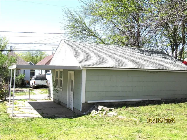 $172,000 | 310 North Oakley Avenue, Kansas City, MO 64123