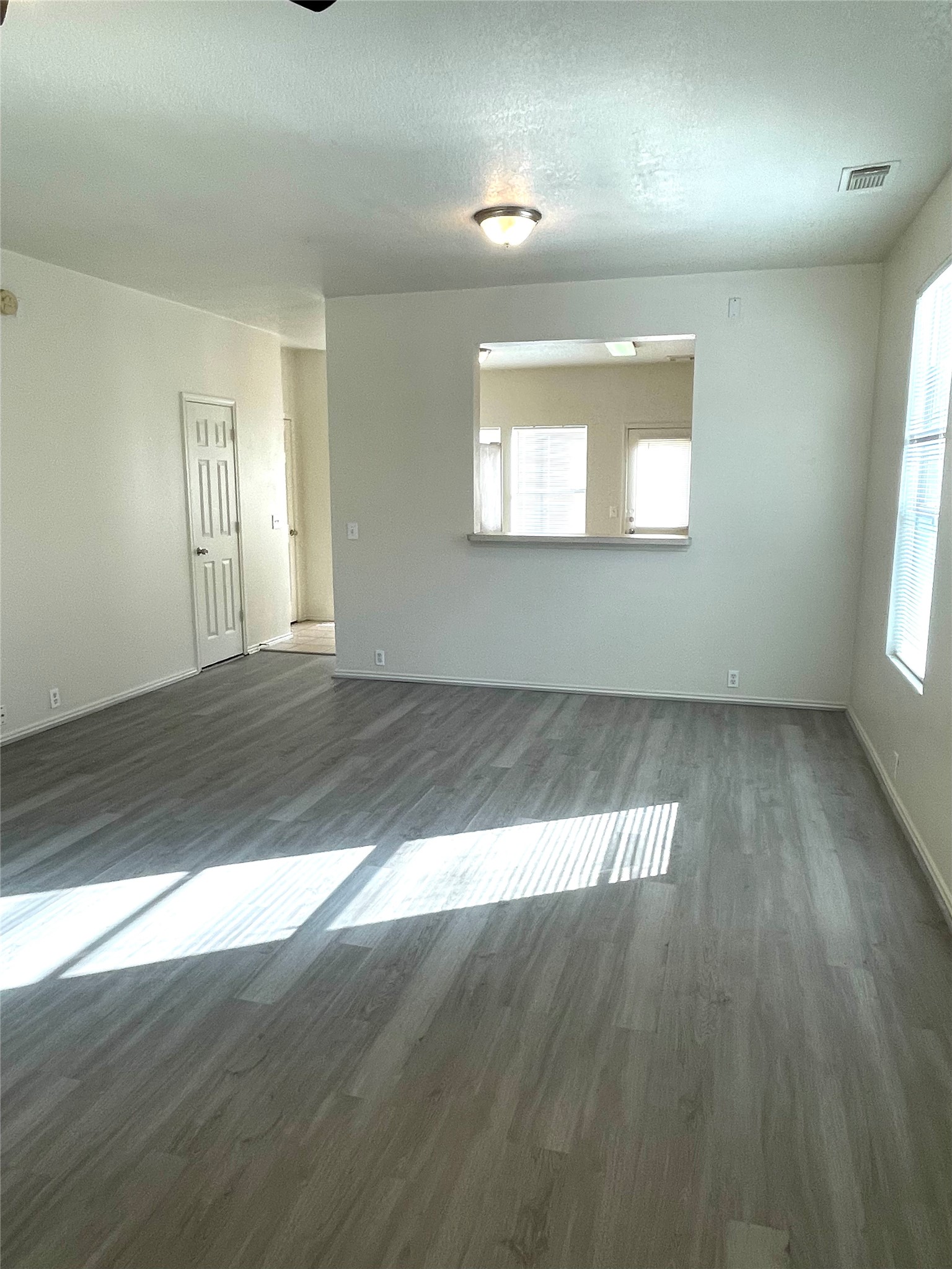23623 Twisting Falls Drive Spring, TX 77373 - Photo 12 of 46 Living Room