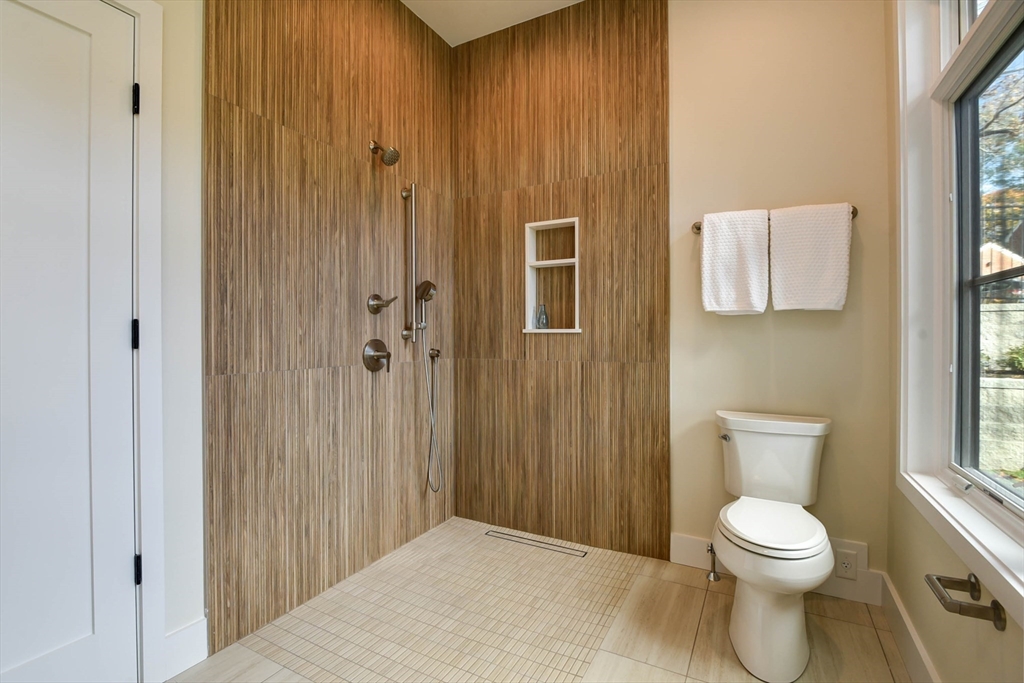176 Hillcrest Road Needham, MA 02492 - Photo 18 of 40