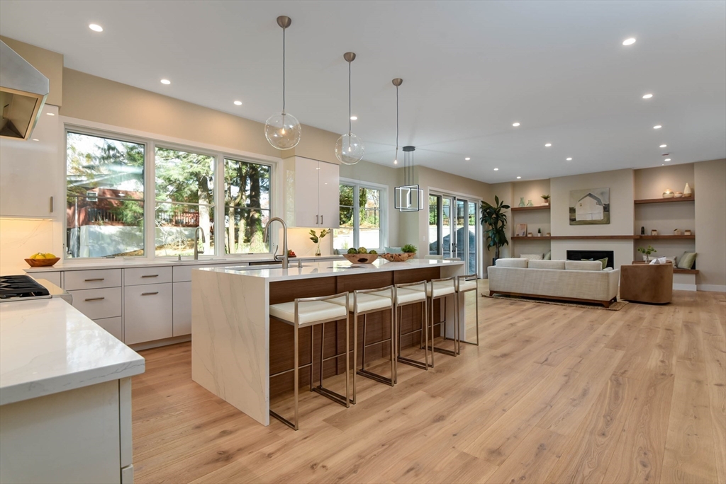 176 Hillcrest Road Needham, MA 02492 - Photo 8 of 40
