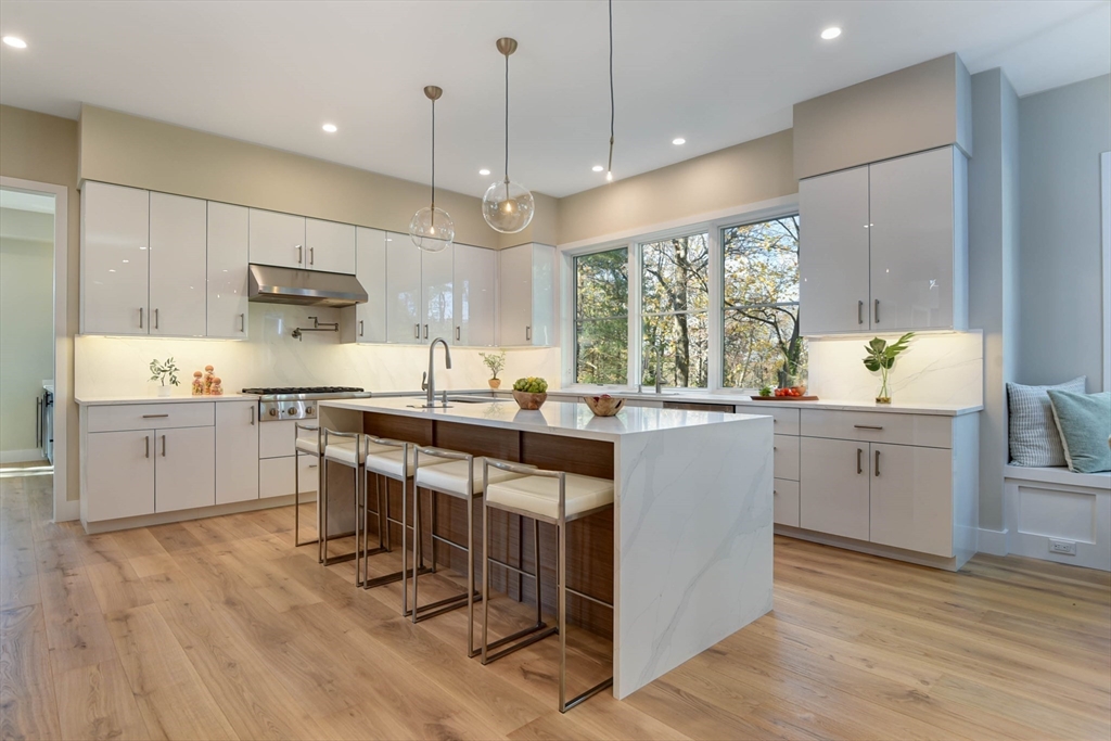 176 Hillcrest Road Needham, MA 02492 - Photo 9 of 40