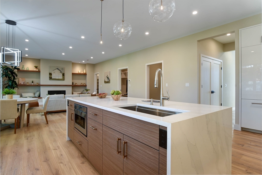 176 Hillcrest Road Needham, MA 02492 - Photo 10 of 40