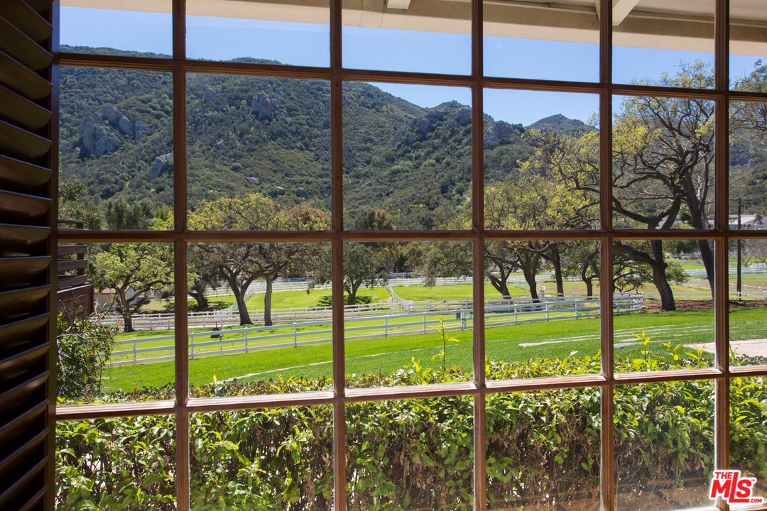 1753 Hidden Valley Road Thousand Oaks, CA 91361 - Photo 11 of 43 a view of outdoor space with a ocean view