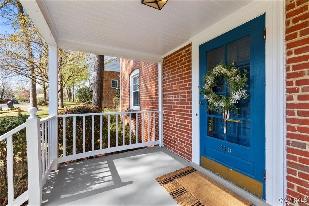 910 Orchard Road Richmond, VA 23226 - Photo 3 of 35 Covered front porch