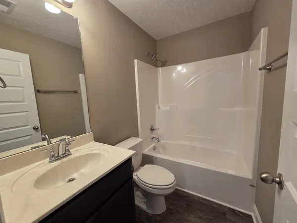 $361,900 | 2913 Vly Farms Drive, Christiana, TN 37037