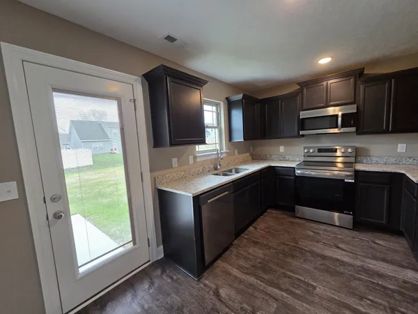 $361,900 | 2913 Vly Farms Drive, Christiana, TN 37037