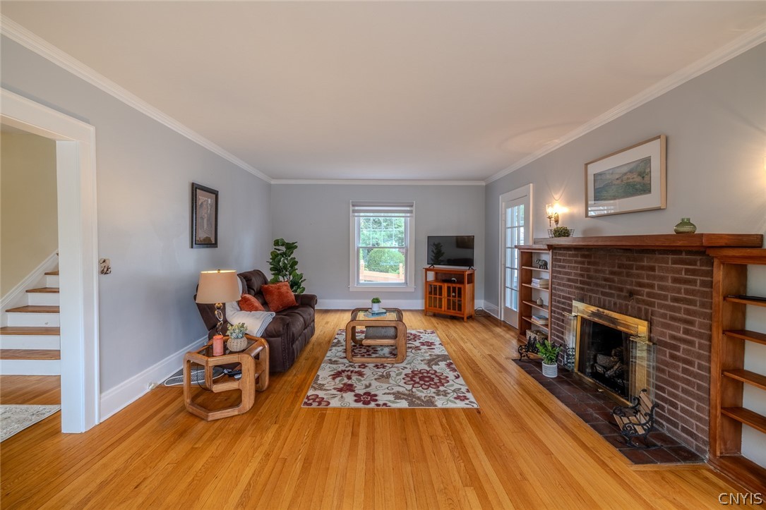 216 Hampton Road Syracuse, NY 13203 - Photo 8 of 40 Living Room