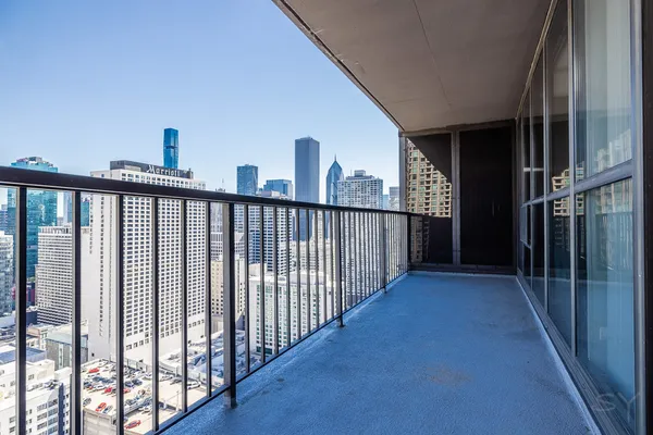 $2,200 | 10 East Ontario Street, Unit 3701, Chicago, IL 60611