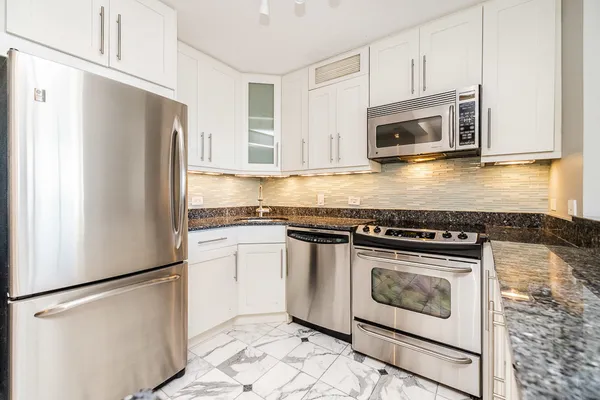 $2,200 | 10 East Ontario Street, Unit 3701, Chicago, IL 60611