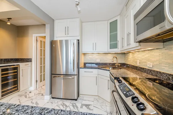 $2,200 | 10 East Ontario Street, Unit 3701, Chicago, IL 60611
