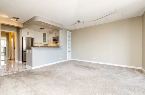 $2,200 | 10 East Ontario Street, Unit 3701, Chicago, IL 60611