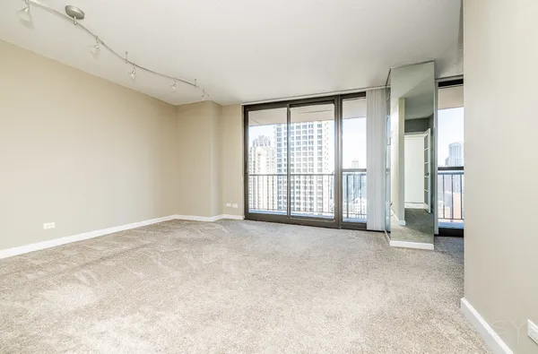 $2,200 | 10 East Ontario Street, Unit 3701, Chicago, IL 60611