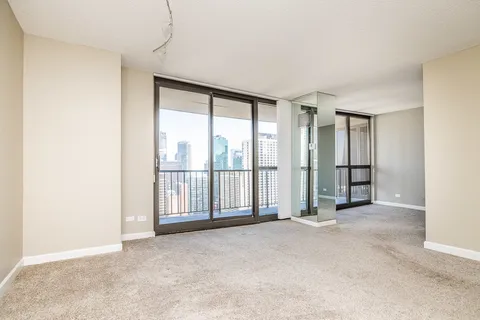 $2,200 | 10 East Ontario Street, Unit 3701, Chicago, IL 60611