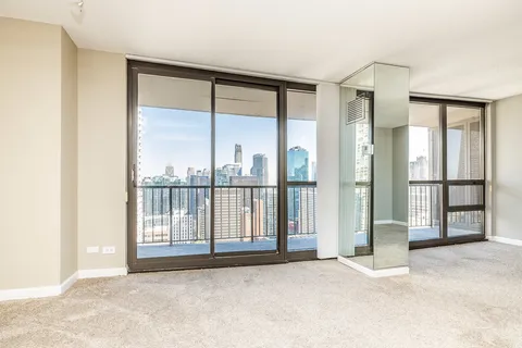 $2,200 | 10 East Ontario Street, Unit 3701, Chicago, IL 60611