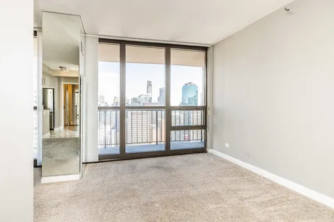 $2,200 | 10 East Ontario Street, Unit 3701, Chicago, IL 60611