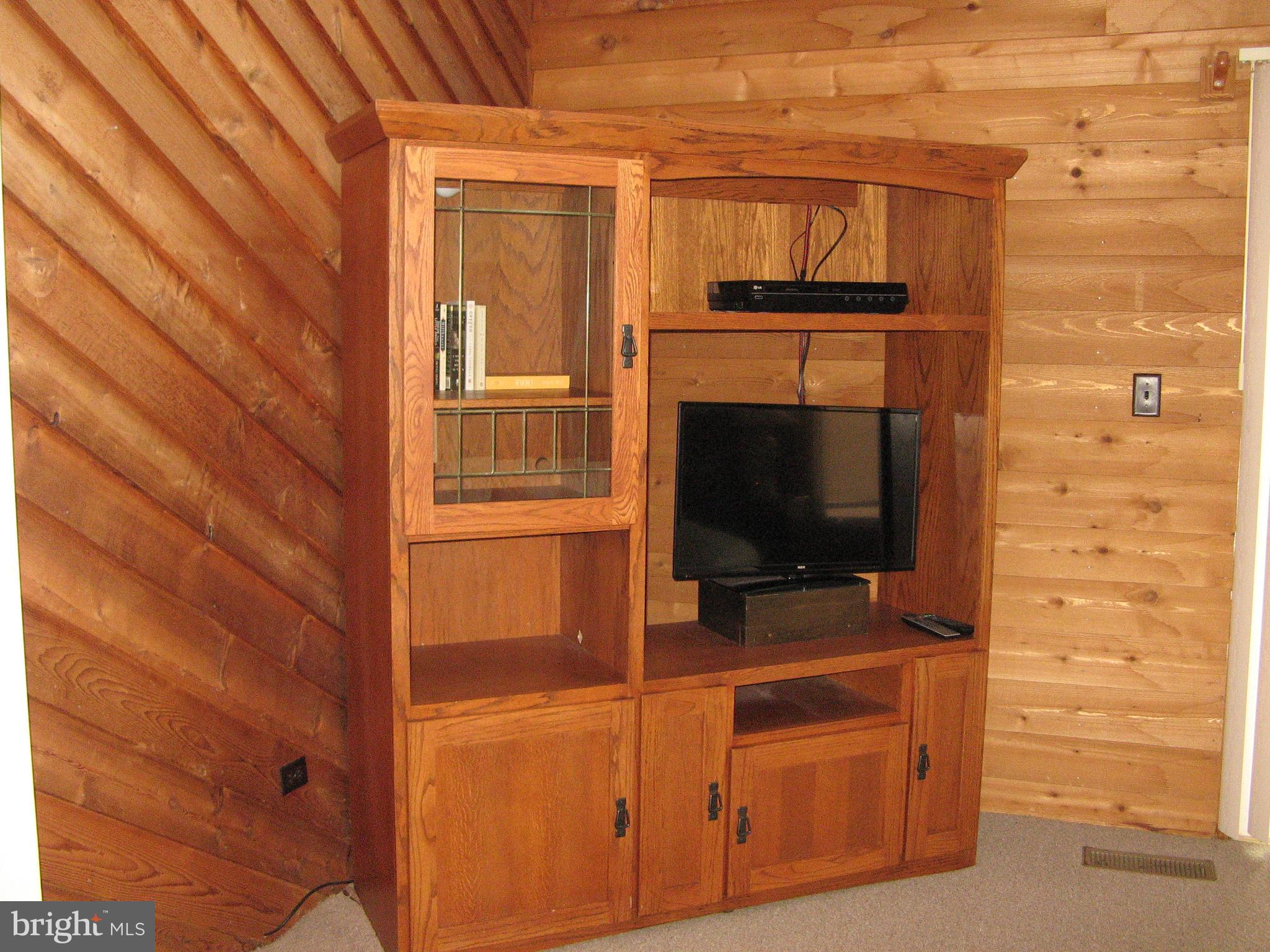 32818 Venta Drive Ocean View, DE 19970 - Photo 8 of 25 Wood walls