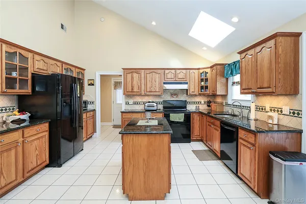 $949,997 | 77 Van Buren Street, Port Jefferson Station, NY 11776