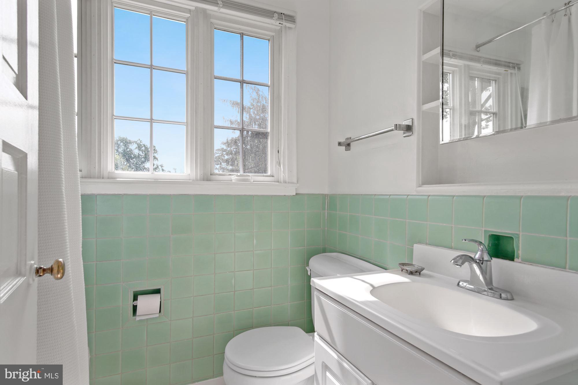 7807 Marion Lane Bethesda, MD 20814 - Photo 21 of 35 Second floor bath