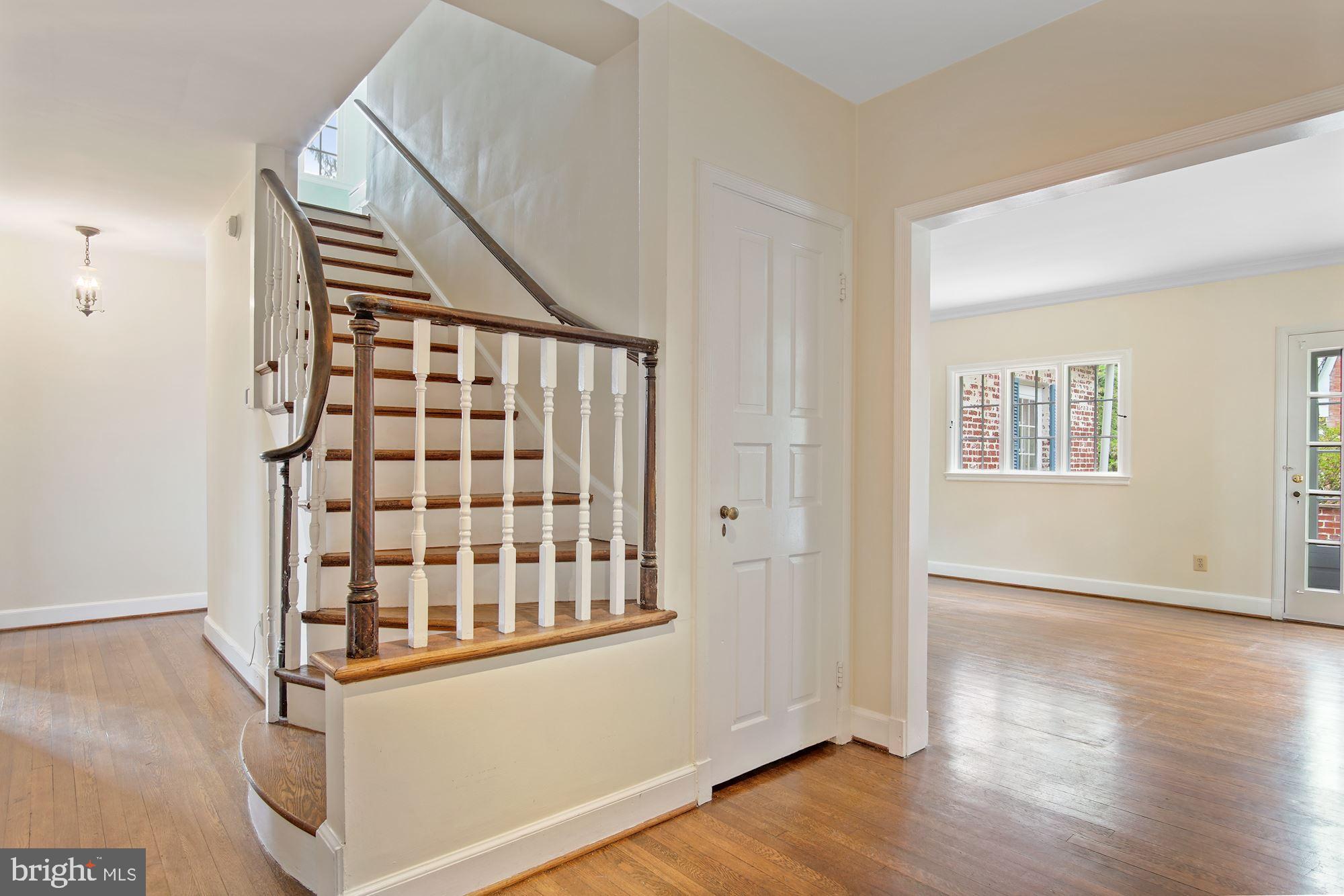 7807 Marion Lane Bethesda, MD 20814 - Photo 5 of 35 Foyer