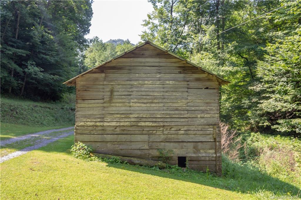 686 Winding Stairs Road Topton, NC 28781 - Photo 13 of 48 Gallery Image 13