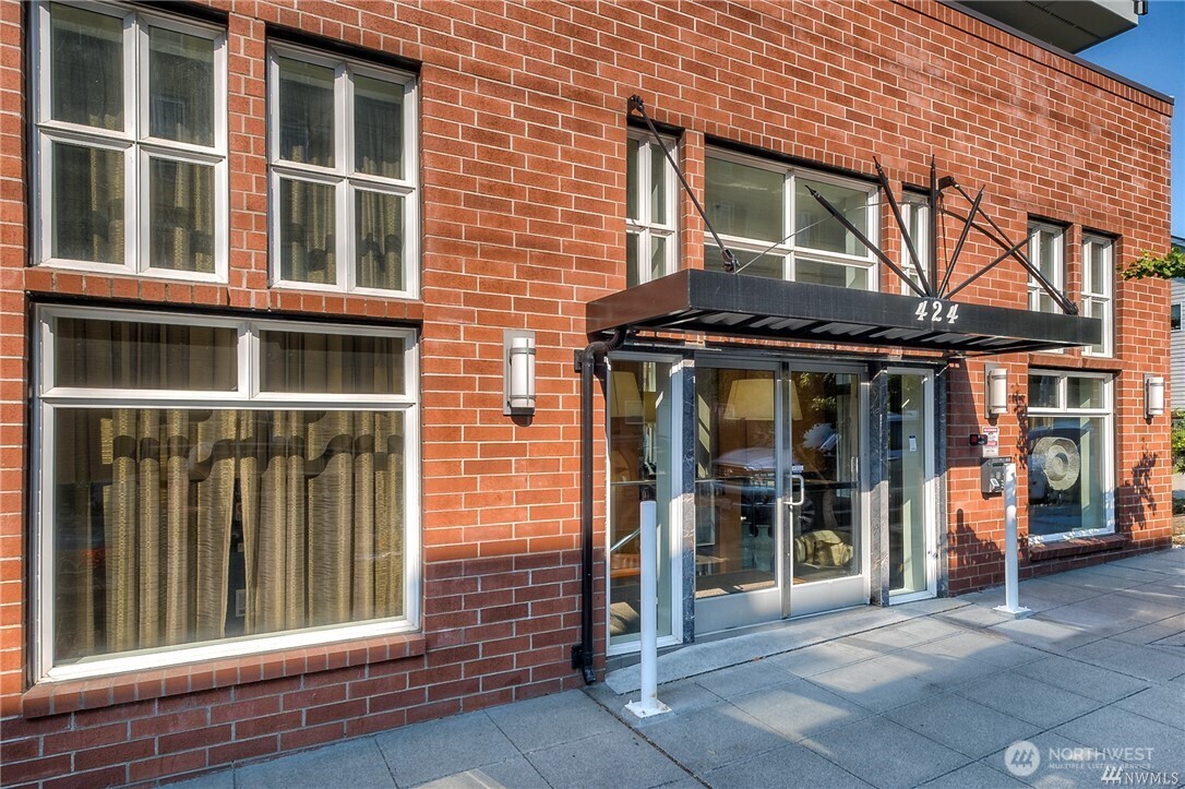 424 North 85th Street, Unit 406 Seattle, WA 98103 - Photo 4 of 34