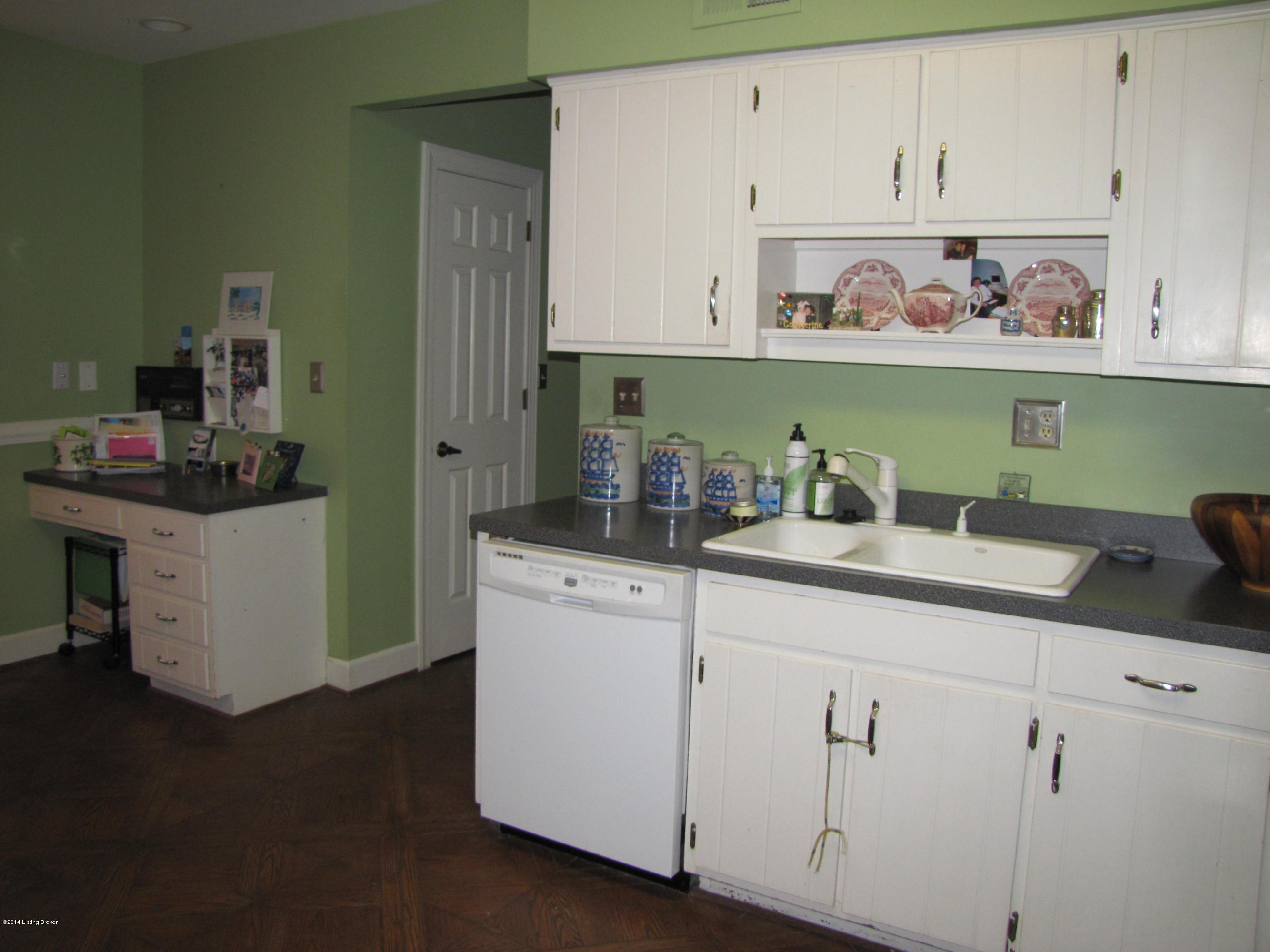 10710 Sun Ridge Road Goshen, KY 40026 - Photo 15 of 55 The Kitchen is complete with a built-in desk/workspace!