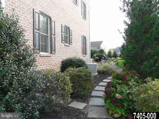 2883 Dewberry Road, Unit 121 York, PA 17404 - Photo 5 of 25 Gallery Image 5