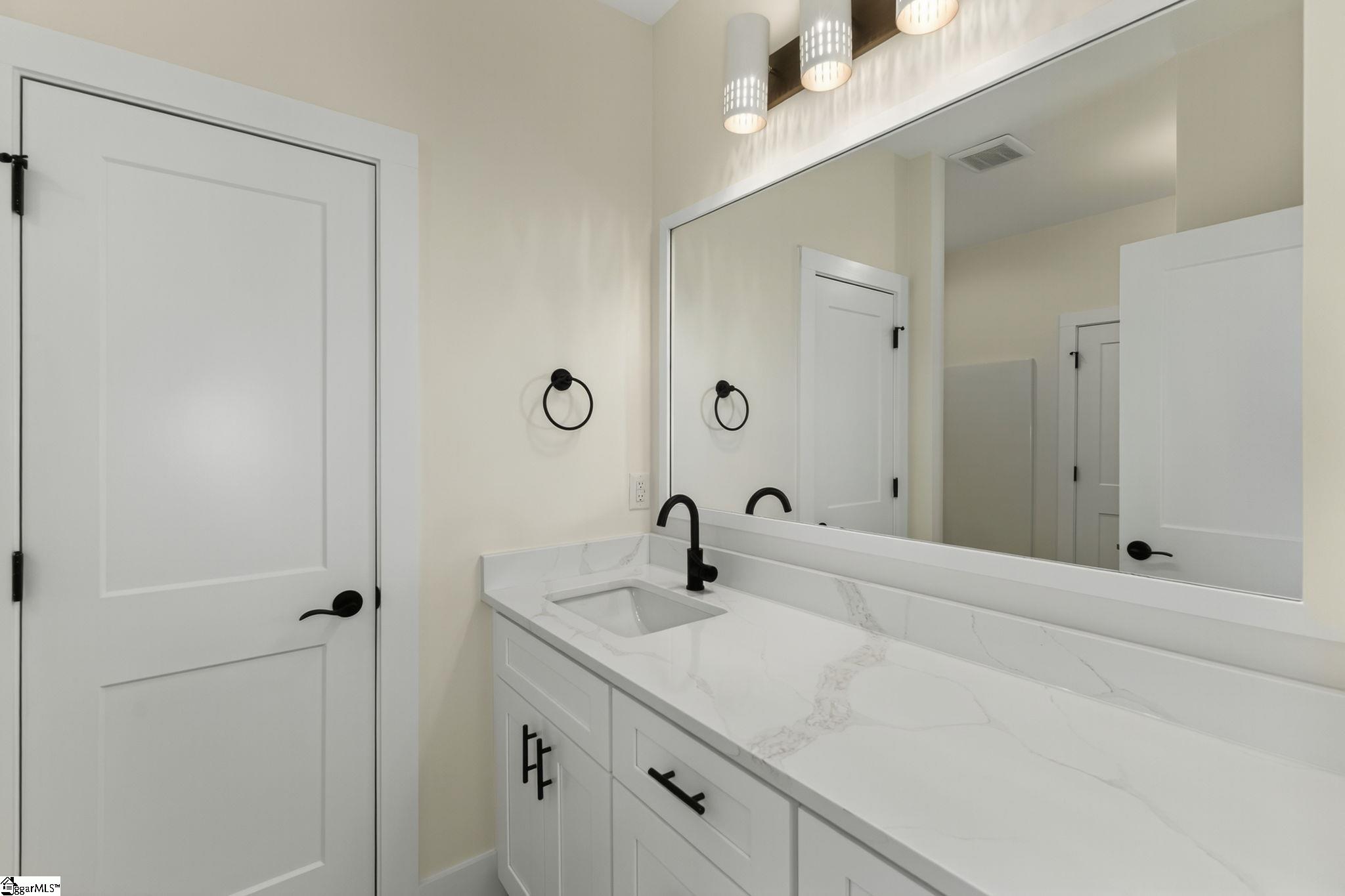 6910 Mountain View Road Taylors, SC 29687 - Photo 29 of 46