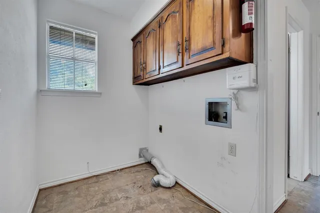 a view of a storage & utility room