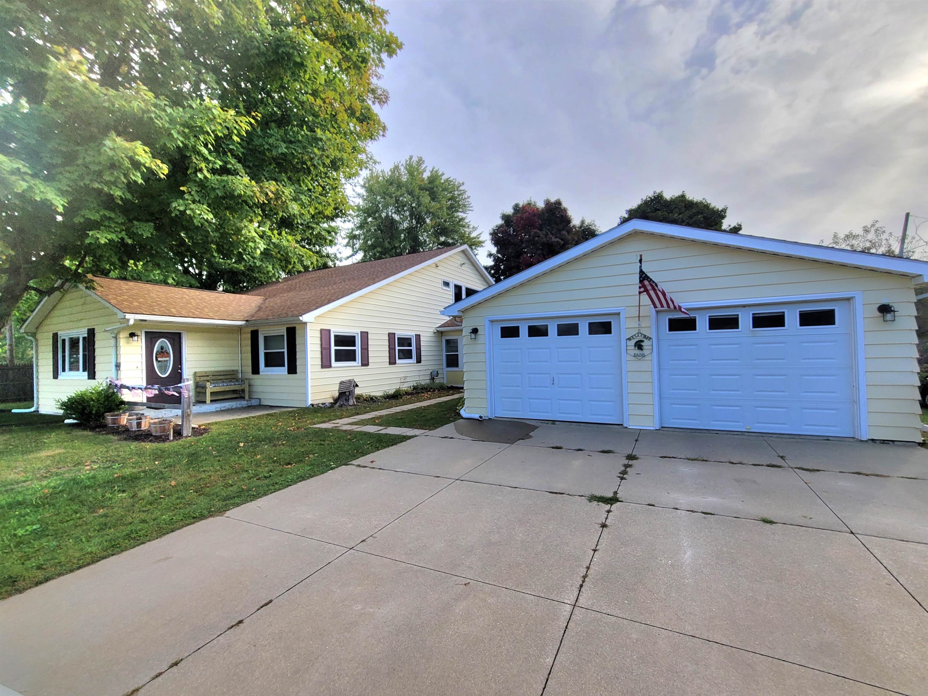 5975 South Mission Road Mount Pleasant, MI 48858 - Photo 2 of 36